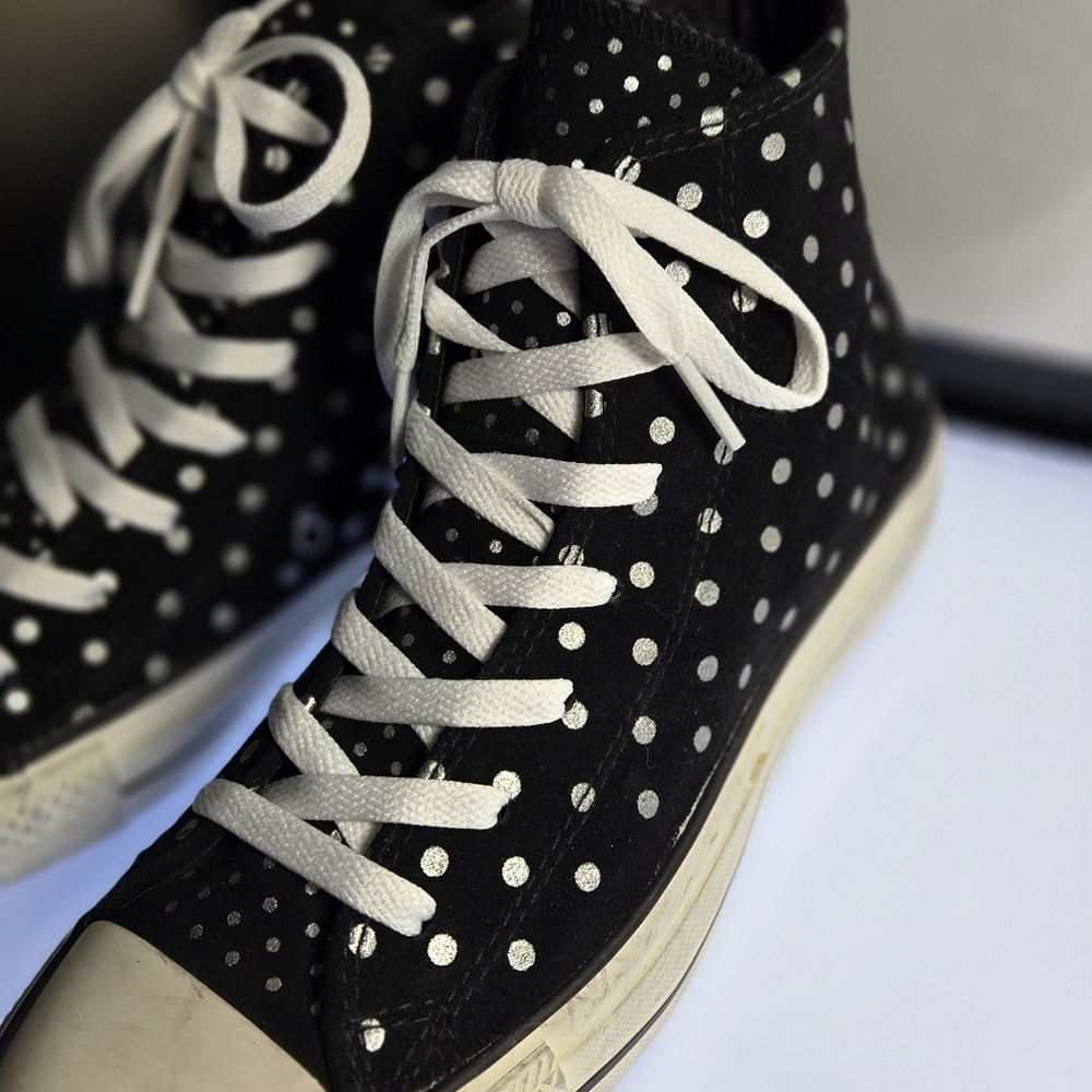 Converse All-star, Hi top, size 6 women Blue with white polka dots(rare).